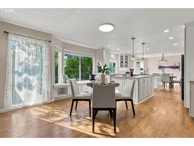 16080 Nw SOMERSET Dr, Beaverton, OR 97006