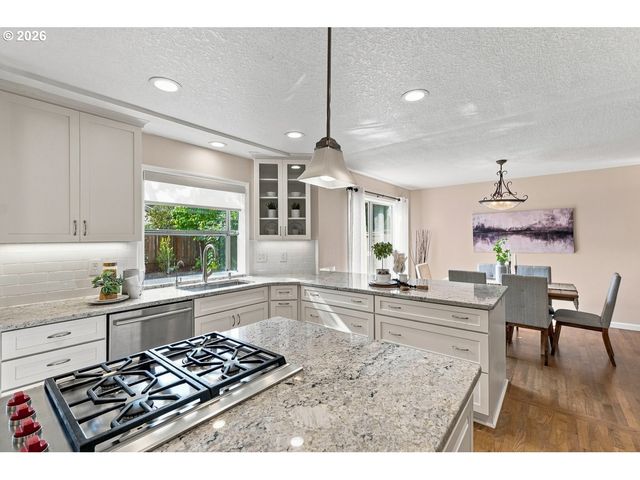 16080 Nw SOMERSET Dr, Beaverton, OR 97006