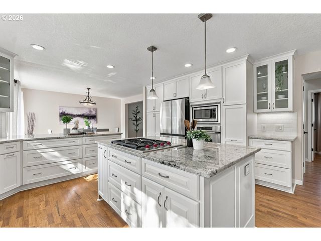 16080 Nw SOMERSET Dr, Beaverton, OR 97006