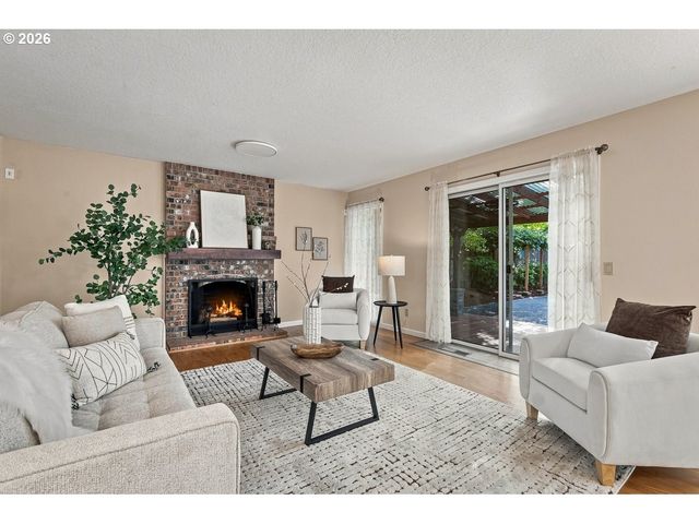 16080 Nw SOMERSET Dr, Beaverton, OR 97006