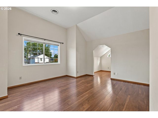 16080 Nw SOMERSET Dr, Beaverton, OR 97006