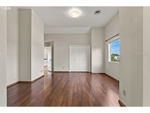 16080 Nw SOMERSET Dr, Beaverton, OR 97006