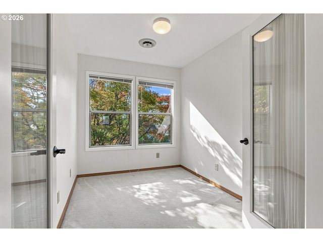 16080 Nw SOMERSET Dr, Beaverton, OR 97006