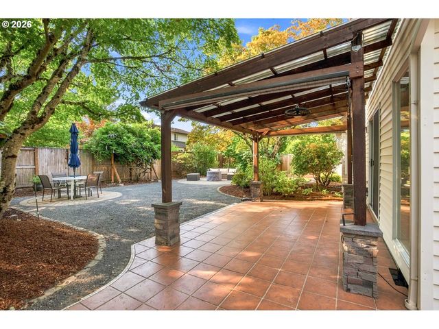16080 Nw SOMERSET Dr, Beaverton, OR 97006