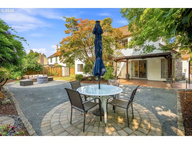 16080 Nw SOMERSET Dr, Beaverton, OR 97006