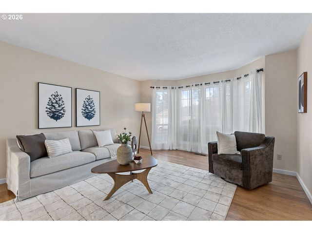 16080 Nw SOMERSET Dr, Beaverton, OR 97006