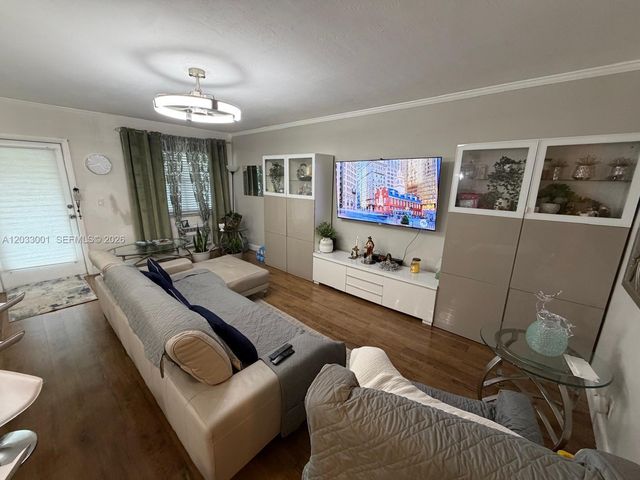 500 Layne Blvd 12, Hallandale Beach, FL 33009