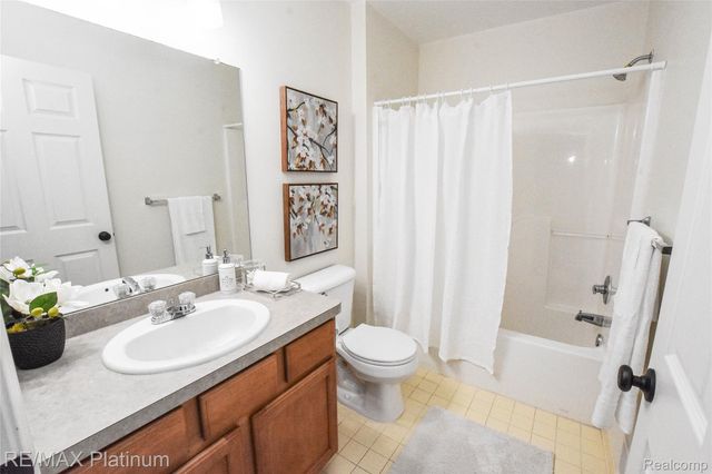 1661 Sanctuary Circle, Oceola Township, MI 48855