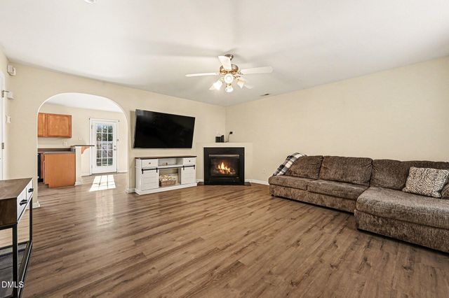 913 Woodside Park Lane, Durham, NC 27704