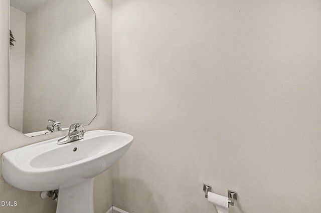 913 Woodside Park Lane, Durham, NC 27704