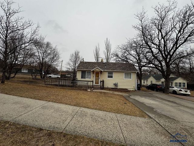 824 SILVER ST, Raid City, SD 57701