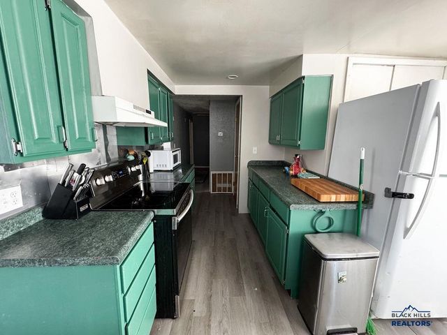 824 SILVER ST, Raid City, SD 57701