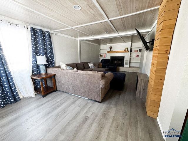 824 SILVER ST, Raid City, SD 57701