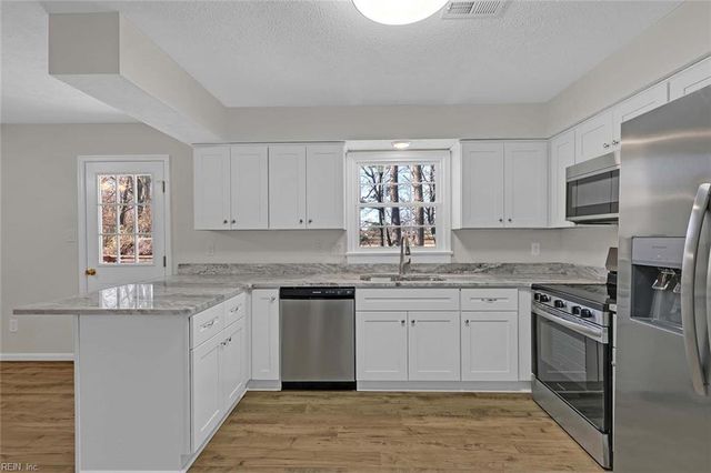 107 Glascow WAY, Hampton, VA 23669