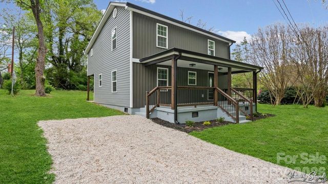 102 W Carolina Avenue, Bessemer City, NC 28016