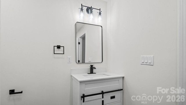 102 W Carolina Avenue, Bessemer City, NC 28016
