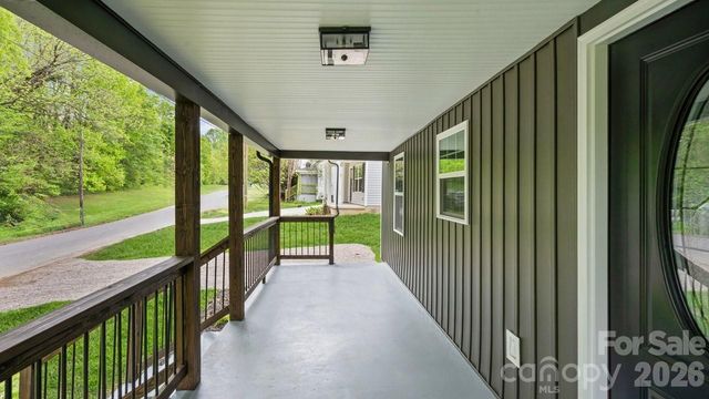 102 W Carolina Avenue, Bessemer City, NC 28016