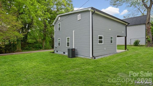 102 W Carolina Avenue, Bessemer City, NC 28016