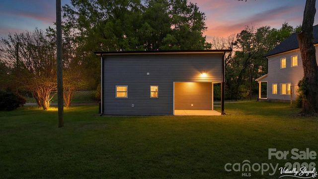 102 W Carolina Avenue, Bessemer City, NC 28016