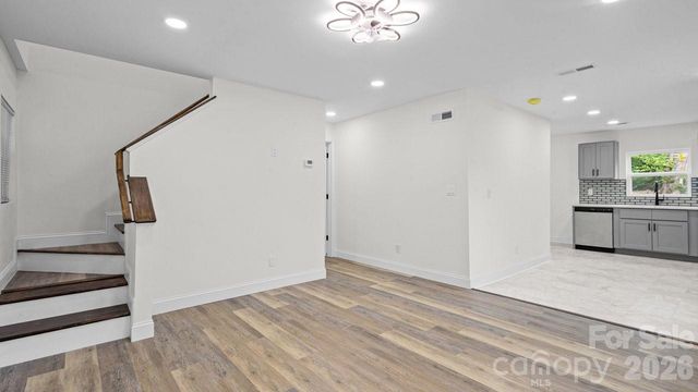 102 W Carolina Avenue, Bessemer City, NC 28016