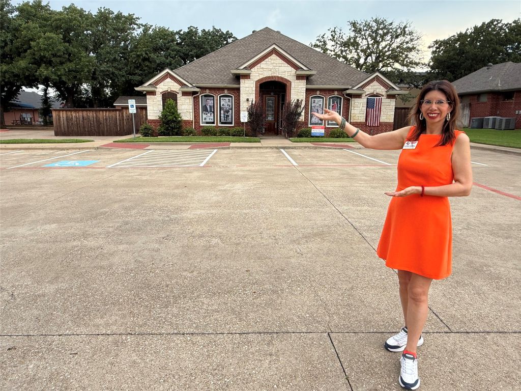 2550 Legacy Point Drive, Arlington, TX 76006 — exterior
