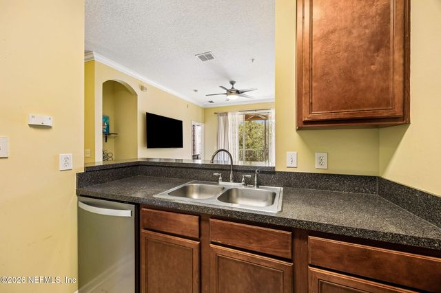 8601 BEACH Boulevard 1222, Jacksonville, FL 32216