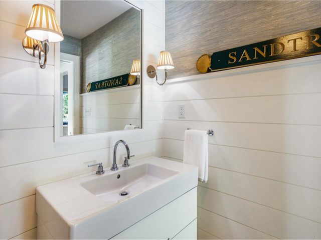 282 Westview Drive, Shelburne, VT 05482