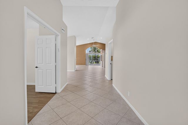 9729 Lemonwood Way, Boynton Beach, FL 33437