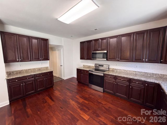 14021 Pinyon Pine Lane, Charlotte, NC 28215
