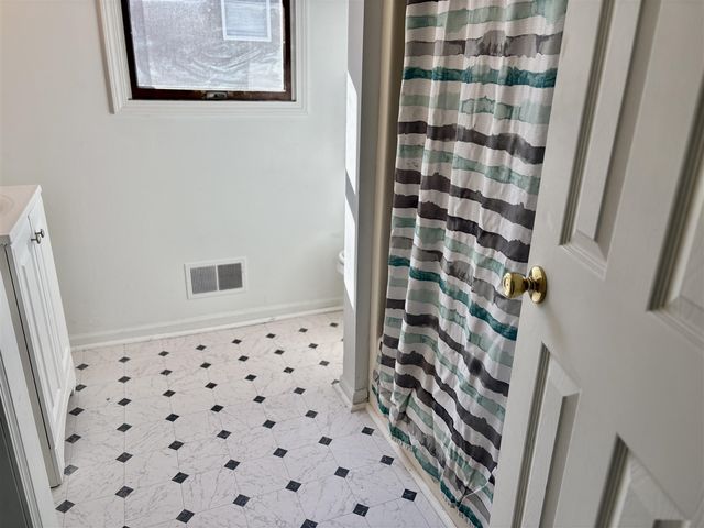 17312 Oak Street, Spring Lake, MI 49456