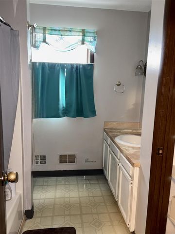 17312 Oak Street, Spring Lake, MI 49456