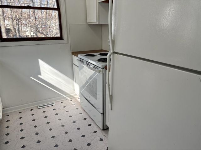 17312 Oak Street, Spring Lake, MI 49456