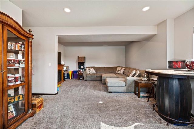 2659 MEADOWS DR, Sturgis, SD 57785