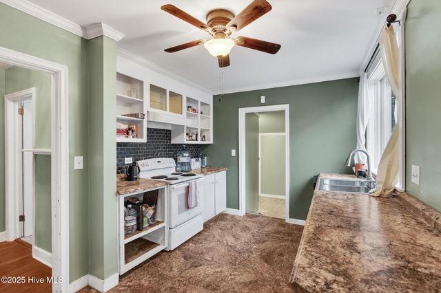 104 W Bayshore Boulevard, Jacksonville, NC 28540