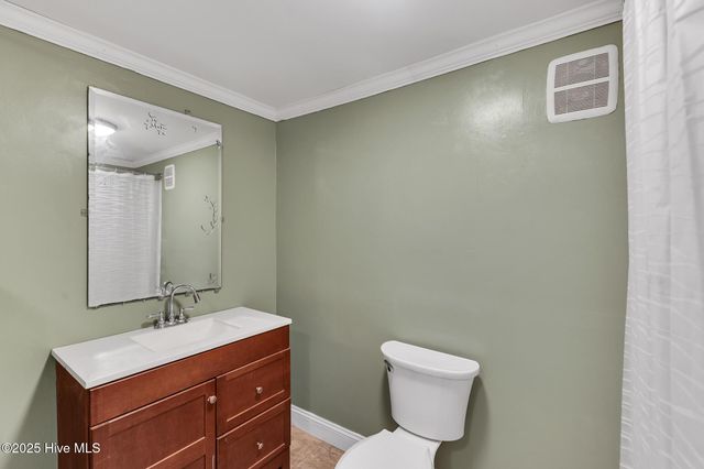 104 W Bayshore Boulevard, Jacksonville, NC 28540
