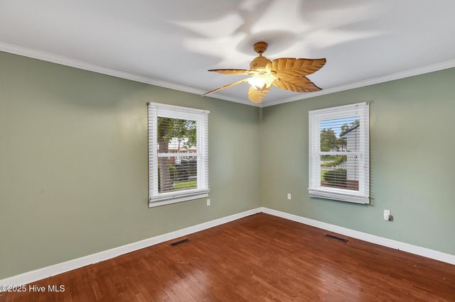 104 W Bayshore Boulevard, Jacksonville, NC 28540