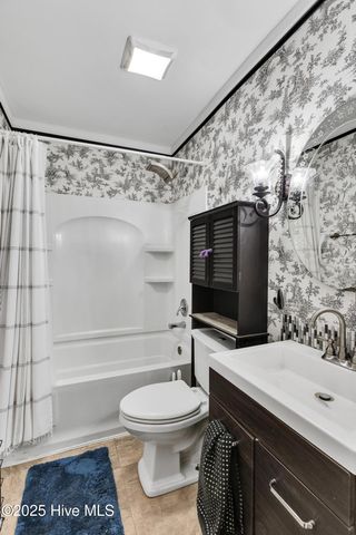 104 W Bayshore Boulevard, Jacksonville, NC 28540