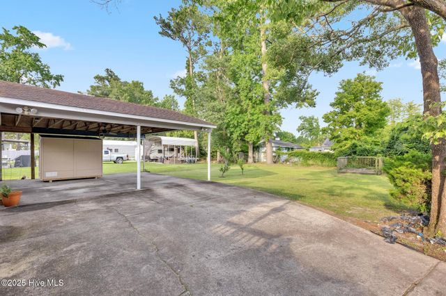 104 W Bayshore Boulevard, Jacksonville, NC 28540
