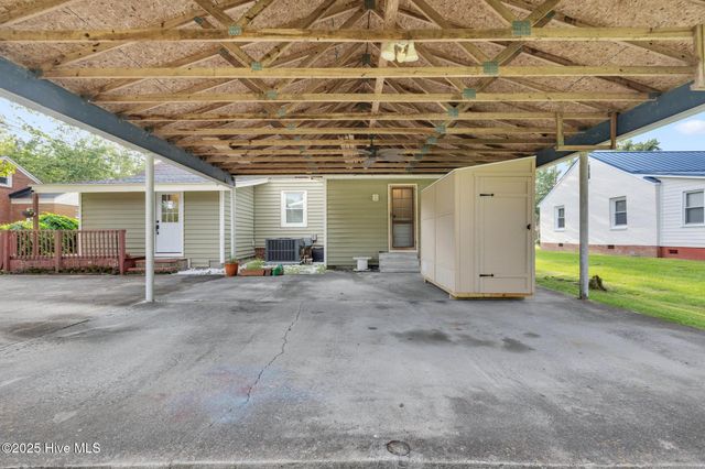 104 W Bayshore Boulevard, Jacksonville, NC 28540