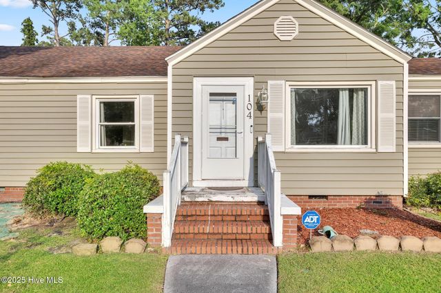 104 W Bayshore Boulevard, Jacksonville, NC 28540