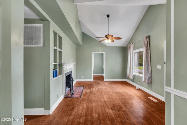 104 W Bayshore Boulevard, Jacksonville, NC 28540