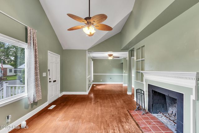104 W Bayshore Boulevard, Jacksonville, NC 28540