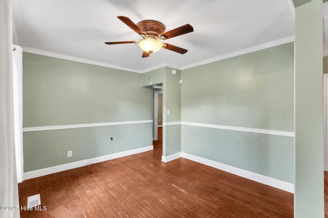 104 W Bayshore Boulevard, Jacksonville, NC 28540