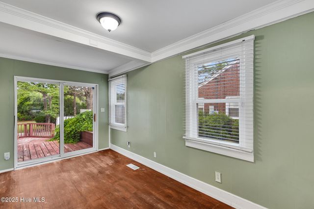 104 W Bayshore Boulevard, Jacksonville, NC 28540