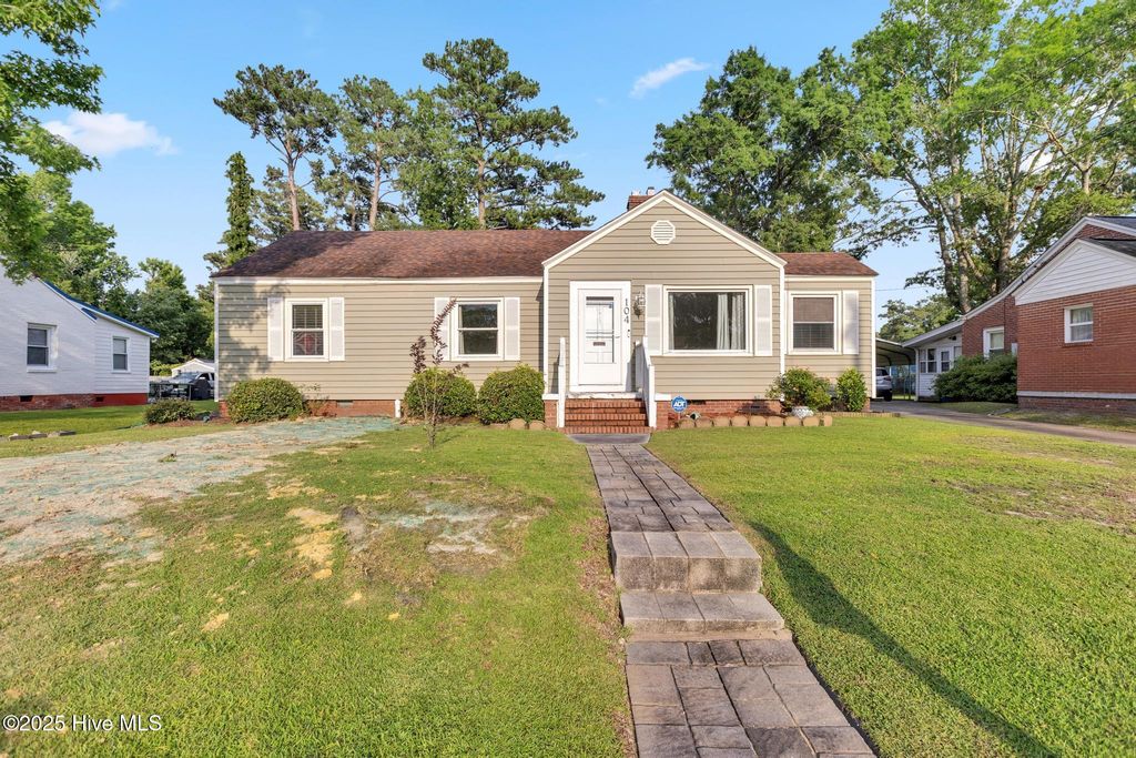 104 W Bayshore Boulevard, Jacksonville, NC 28540