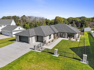 2448 RIDDLE COURT, De Pere, WI 54115