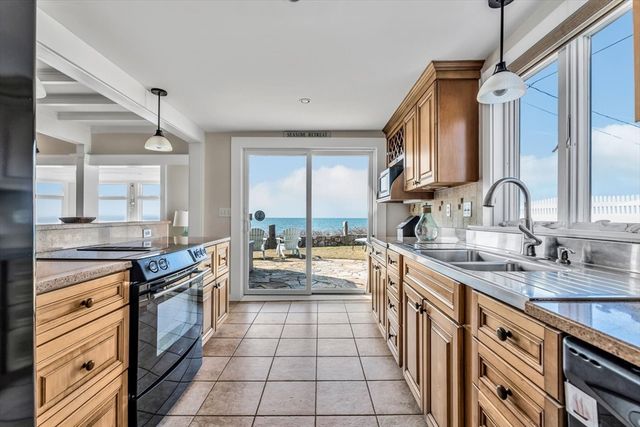 80 Oak St Ext, Dennis, MA 02639