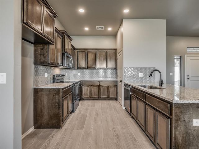 24953 Belmont Pass, Cashion, OK 73016