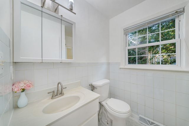18026 Oakley Avenue, Lansing, IL 60438