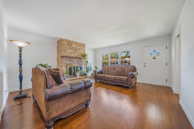 18026 Oakley Avenue, Lansing, IL 60438